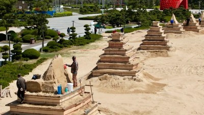 当哪吒遇上马里奥 “五一”来文登南海看动漫沙雕